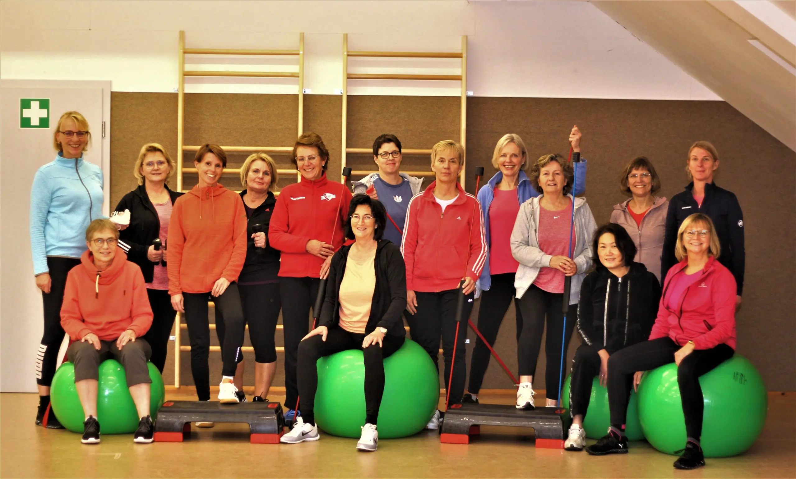 Gymnastikgruppe2_Bild5